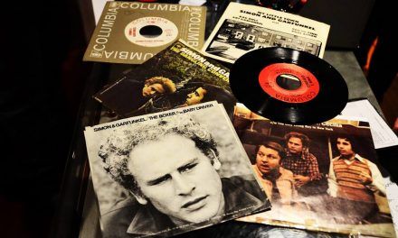 Las mejores canciones del ANTOLÓGICO dúo <span style="color:#e66a05">SIMON & GARFUNKEL</span>