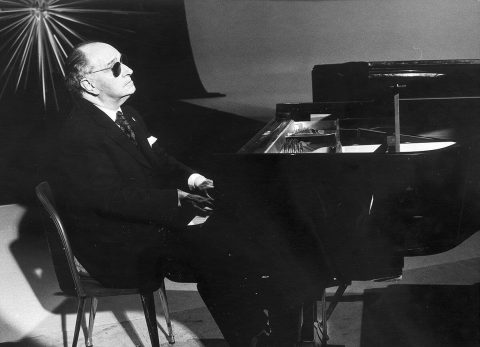 <span style="color:#e66a05">ROCIO DURCAL</span> | Life and music of the great artist Joaquín Rodrigo