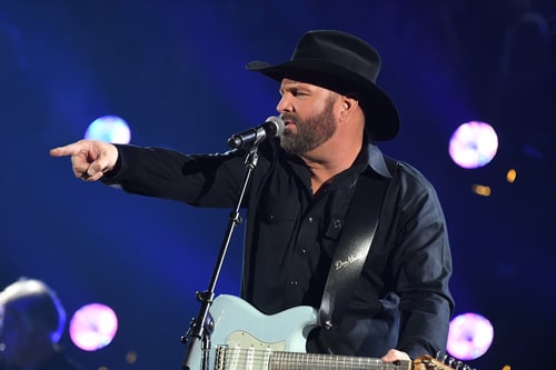 GARTH BROOKS live Garth brooks awards