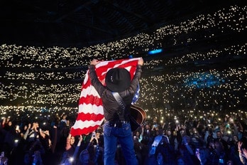 Las 15 canciones de <SPAN STYLE="COLOR:#E66A05">GARTH BROOKS</SPAN> que han marcado la música Country