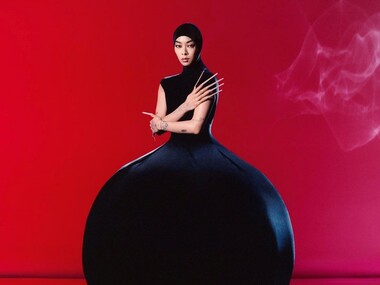 <span style="color:#e66a05">RINA SAWAYAMA Hold The Girl</span> | La chica japonesa que conquista las listas británicas con su nuevo Pop nuevo álbum Rina Sawayama