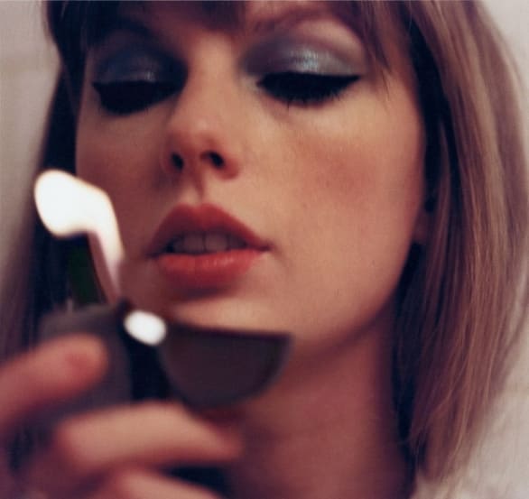 <span style="color:#e66a05">TAYLOR SWIFT Midnights</span> | ¿En que piensa Taylor cuando no puede dormir? nuevo disco Taylor Swift