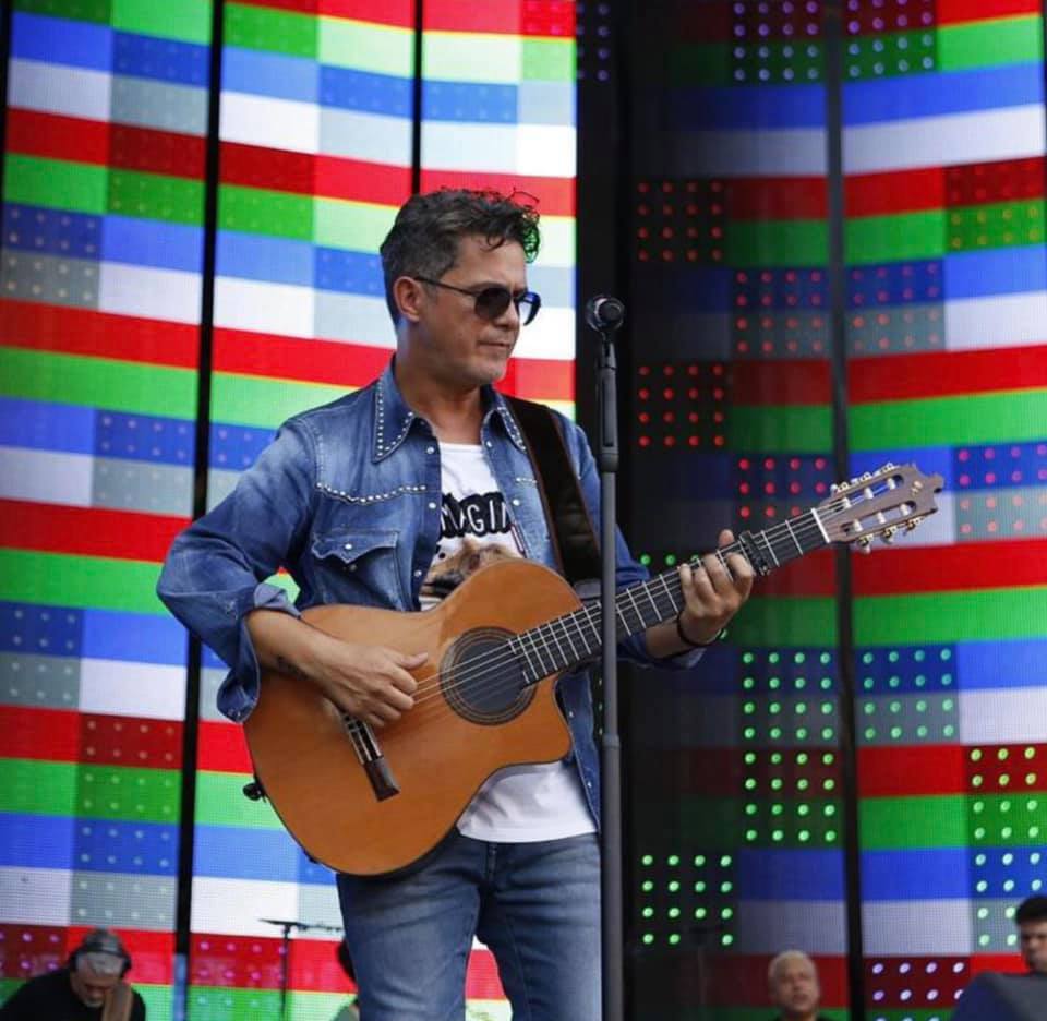 story behind corazón partio Alejandro Sanz Corazón partío meaning